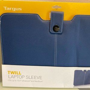 Targus TBS60901US Carrying Case (Sleeve) for 13.3" MacBook Pro, Blue